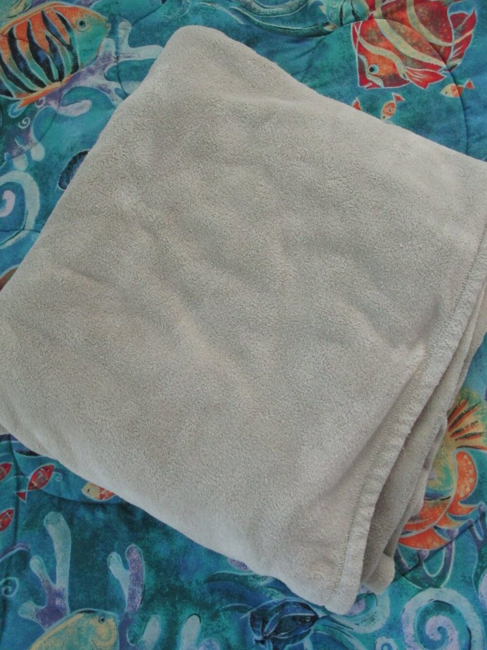 lightweight plush velvet blanket